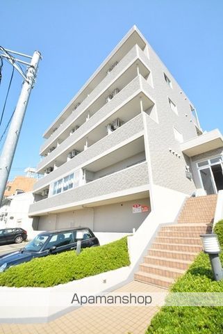 フォレストヒル小松島の玄関写真