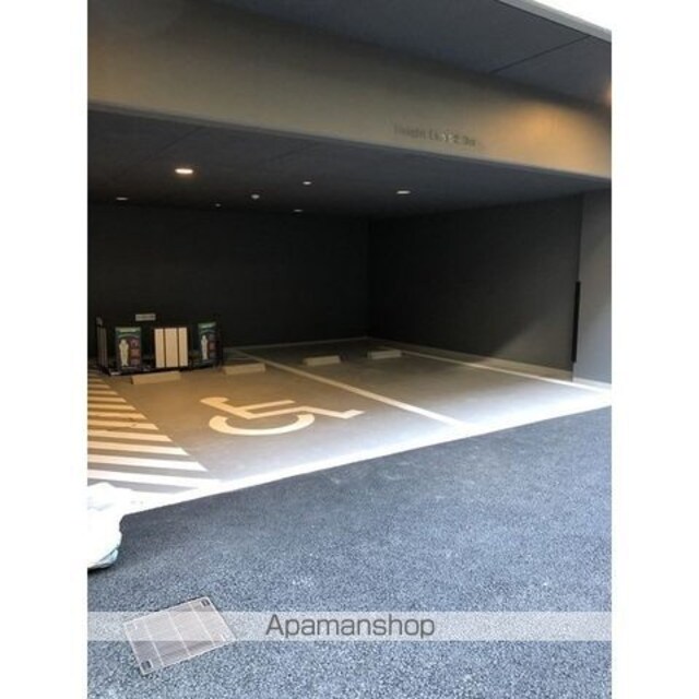 ザ・パークハビオ住吉[1K/25.53m2]の駐車場