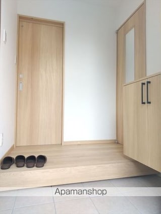 ヤマイチテラス西浜[3LDK/72.66m2]の玄関