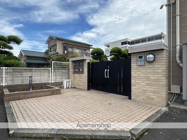 レオパレスリバーサイド西水元の玄関写真