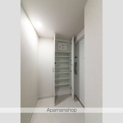 プラウドフラット西早稲田[1LDK/41.42m2]の玄関