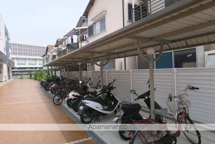 大阪府和泉市富秋町１丁目[2LDK/62.33m2]の共用部1