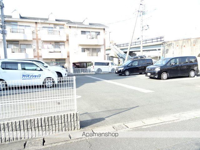 リラ・トーリのその他写真