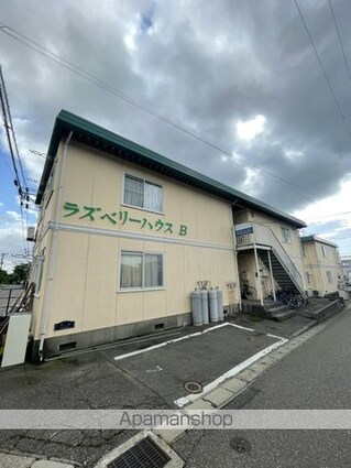 ラズベリーハウスＡ・Ｂ[1R/23.14m2]の駐車場