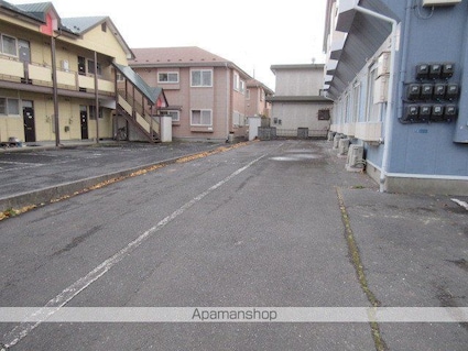 エステートピア[1K/24.84m2]の駐車場1