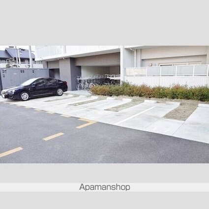 ツインアウルズ[1LDK/47.64m2]の駐車場2