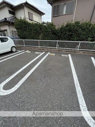 テラスハウス三笠[2LDK/56.7m2]の駐車場1