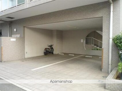 ヴィルラフィーネ東新宿[1R/25.76m2]の外観3