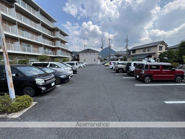 ほほえみやすの郷[1R/44.81m2]の駐車場