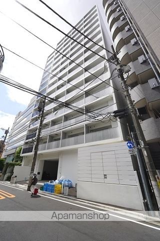 コンフォリア東新宿の外観写真