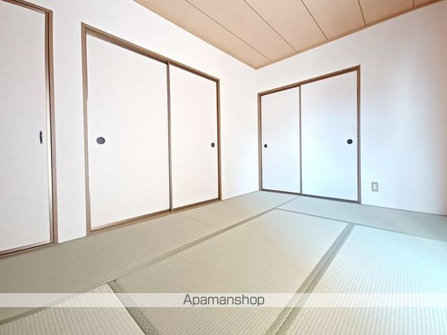 アベニュータツミ A棟の内装写真