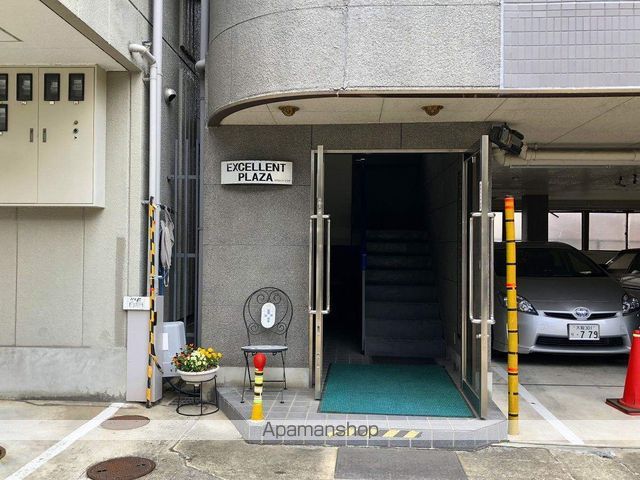 エクセレントプラザの玄関写真