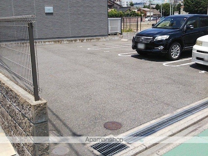 レオパレスかこまち[1K/20.81m2]の駐車場