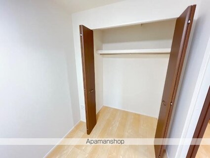 （仮称）向中野道明アパート工事[2LDK/56.89m2]の収納