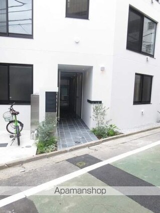 東京都杉並区和田２丁目[1K/25m2]のエントランス