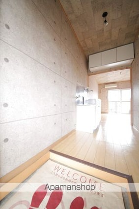 岡本ハイツ[1R/17.42m2]の玄関