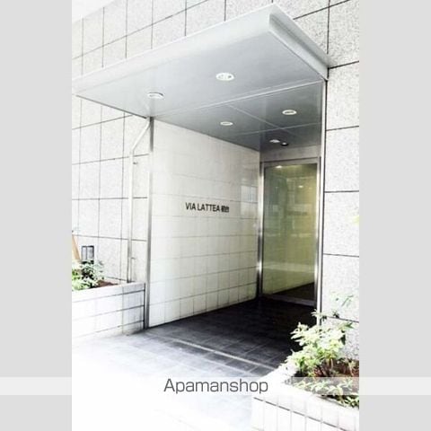 プライムアーバン初台の玄関写真