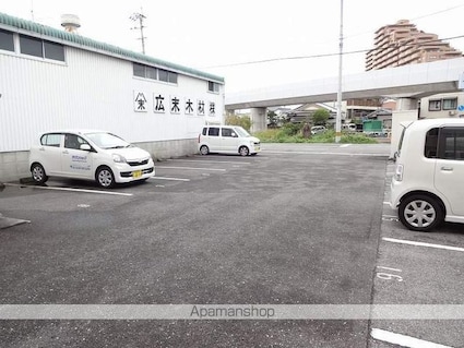 凪たかそね[1LDK/44.06m2]の駐車場