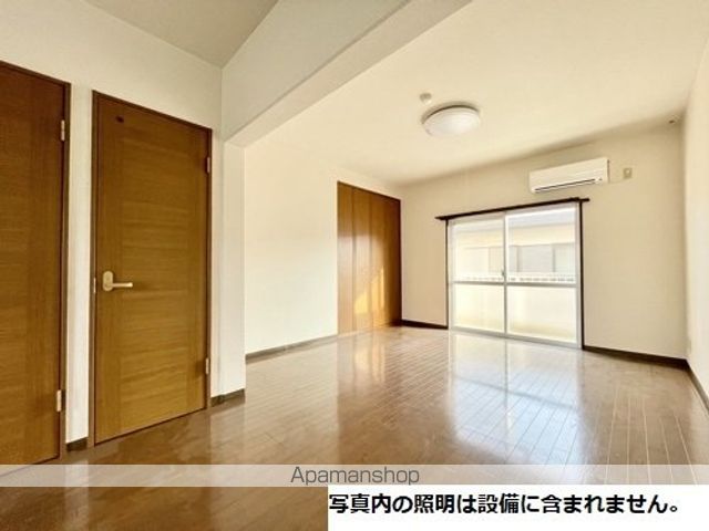 ロイヤルハイツ国府の内装写真