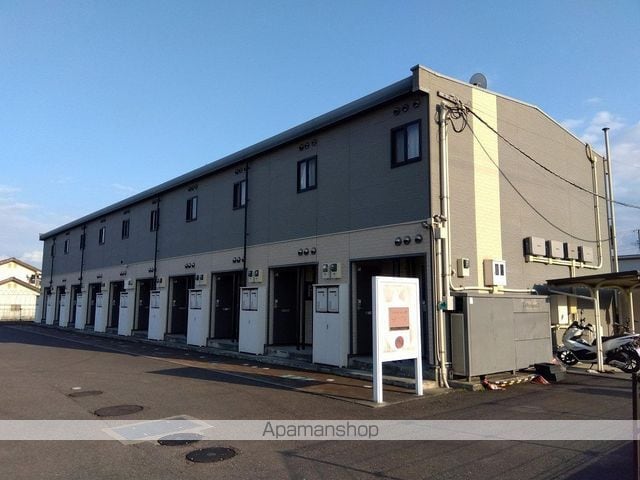 レオパレスシュトラールの外観写真