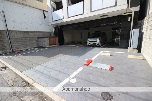 グランドポレストーネ鶴見の玄関写真
