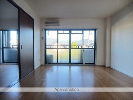 コージコート[2LDK/55.84m2]のリビング・居間1