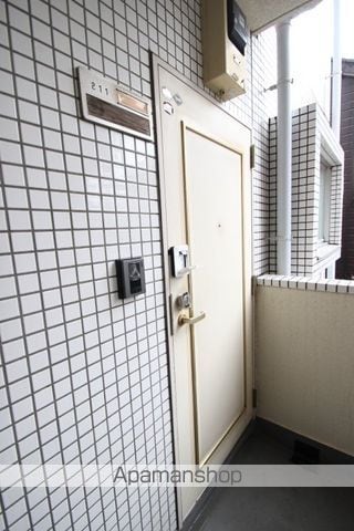 アークメゾンの玄関写真