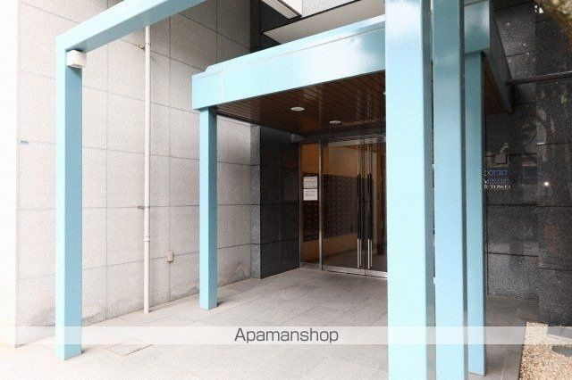 UURコート札幌南三条プレミアタワーの玄関写真