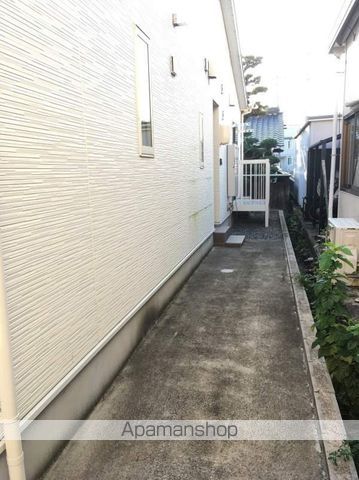 フラットゥリー本郷の玄関写真