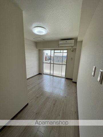 ファーストシティ六会の内装写真