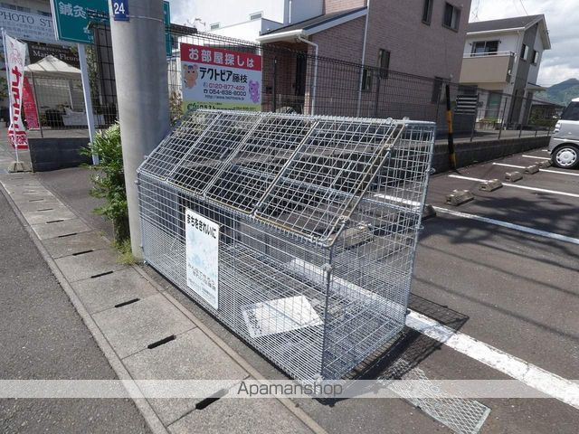 ＪＲ東海道本線 焼津駅 徒歩32分 3階建 築19年の外観写真