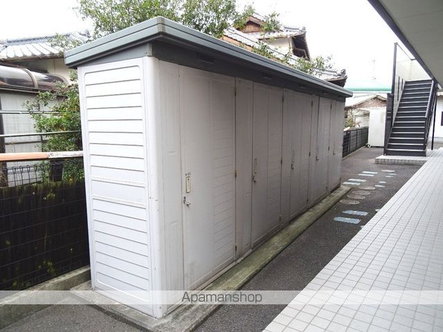 フォブール宮浦B棟の玄関写真