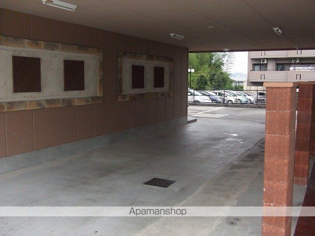ラフォーレ若慎の玄関写真