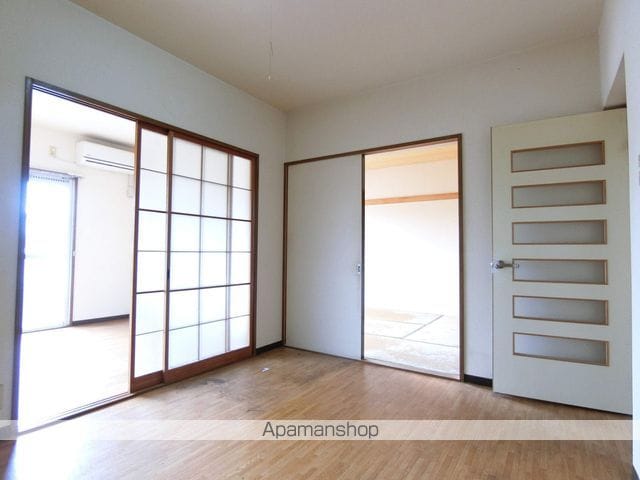 マンションロイヤルアイリスの内装写真