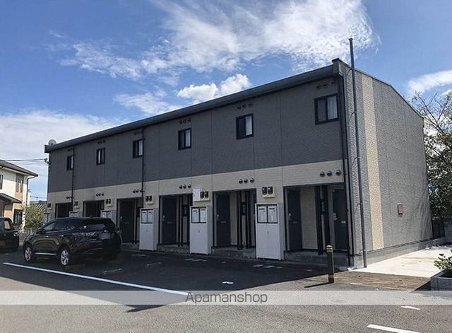 レオパレスこまつしまの玄関写真