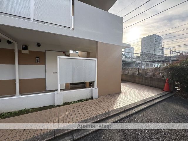 レオパレスハーナの玄関写真