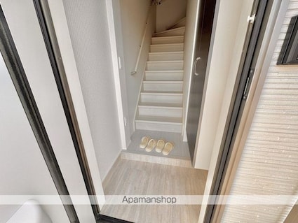 Ｗｏｏｄｓｔｏｃｋ　Ｎｅｓｔ[2LDK/53.55m2]の玄関