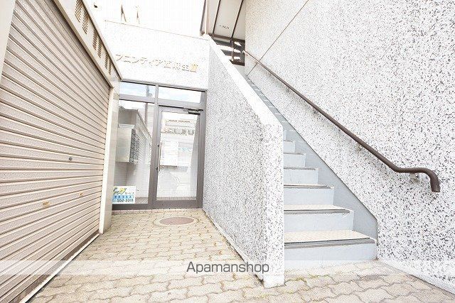 フロンティア西麻生IIの玄関写真