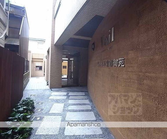 VAIL京都御苑の玄関写真