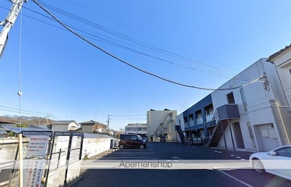 ミトラヒルズⅠ[1K/28.13m2]の駐車場