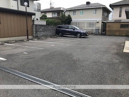 ハイツＡＫＵＡ[1K/30.34m2]の駐車場1