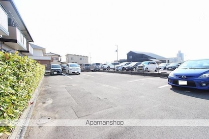香川県高松市伏石町[2DK/50.42m2]の駐車場