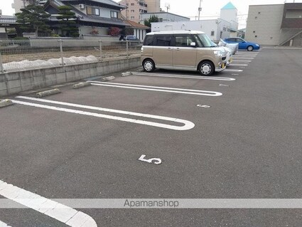 クレイノ茂木[1K/27.25m2]の駐車場2