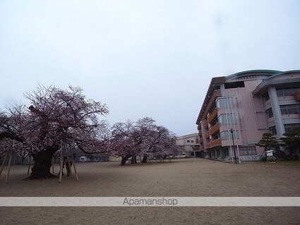 レオパレスＢ＆Ｔ[1K/23.18m2]の周辺3