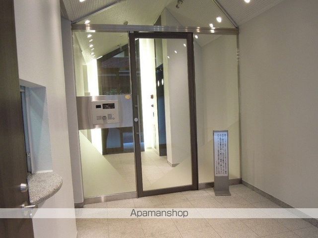 パークフロント西新宿の玄関写真