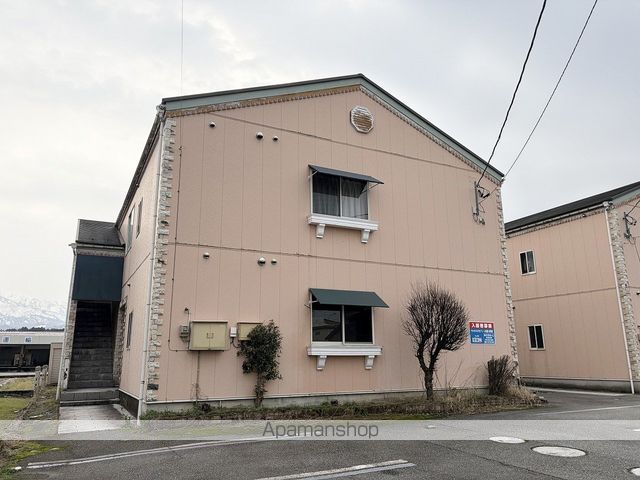 キャトルセゾンA棟の外観写真