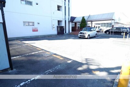 レジデンス野村[2LDK/48.6m2]の駐車場