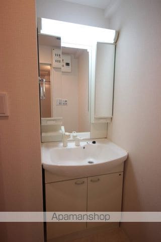 グラビスコート光町の内装写真