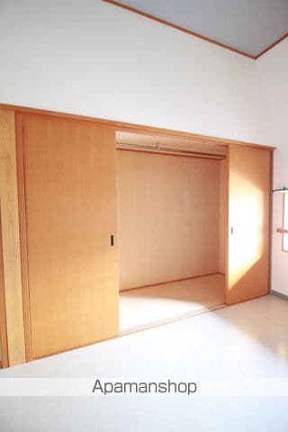伊島町2丁目メゾネットの内装写真