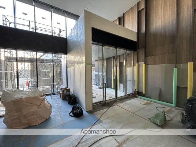 コンフォリア新大阪宮原Qの玄関写真